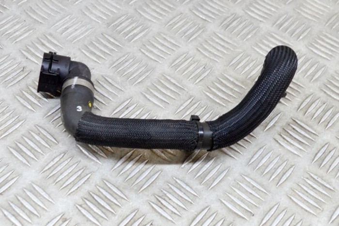 Furtun de lichid de răcire JAGUAR I-PACE X590 2020 OEM: J9D3-8D134-AD 17695680