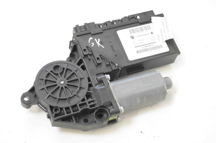 Motor macara geam ușă st&acirc;nga spate PORSCHE CAYENNE 9PA 2005 OEM: 7L0959795A 11414993