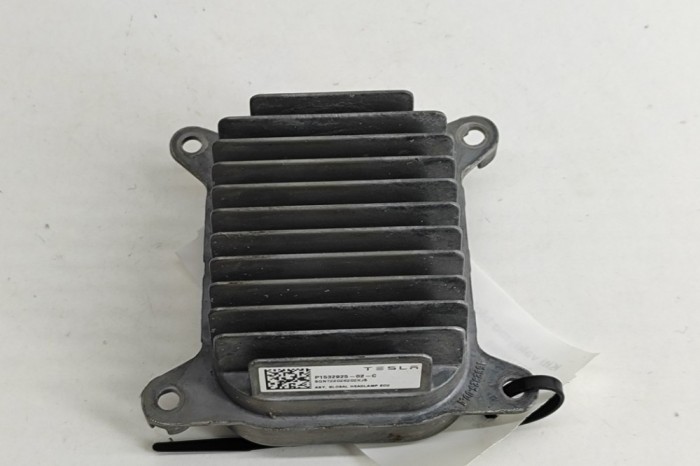 TESLA MODEL Y 2022 OEM: 1532925-02-C SKU: 23786568