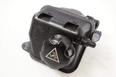 Rezervor pompa servodirecție BMW 5 F10 2013 OEM: 7575578,17137575578 11088637 foto