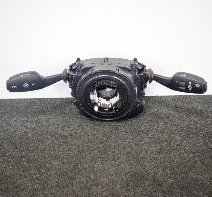 Maneta semnalizare ștergătoare BMW 4 Coupe F32, F82 2014 OEM: 9351140 10482248