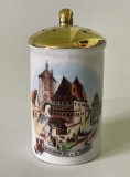 Solniță din porțelan din german &icirc;nfățiș&acirc;nd o imagine din Rothenburg