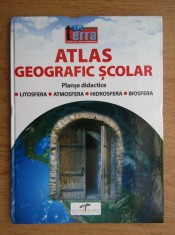 Atlas geografic scolar foto