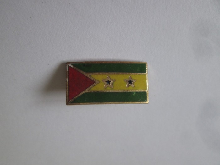 Insigna Sao Tome e Principe anii 70:Drapelul national