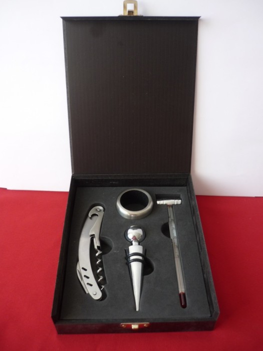 SET PENTRU VIN DESFACATOR, TIRBUSON, DOP, TERMOMETRU