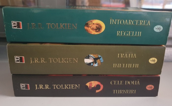 Stapanul inelelor - J.R.R.Tolkien - 3 Volume