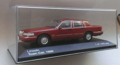 Macheta Lincoln Town Car 1996 - WhiteBox 1/43 foto