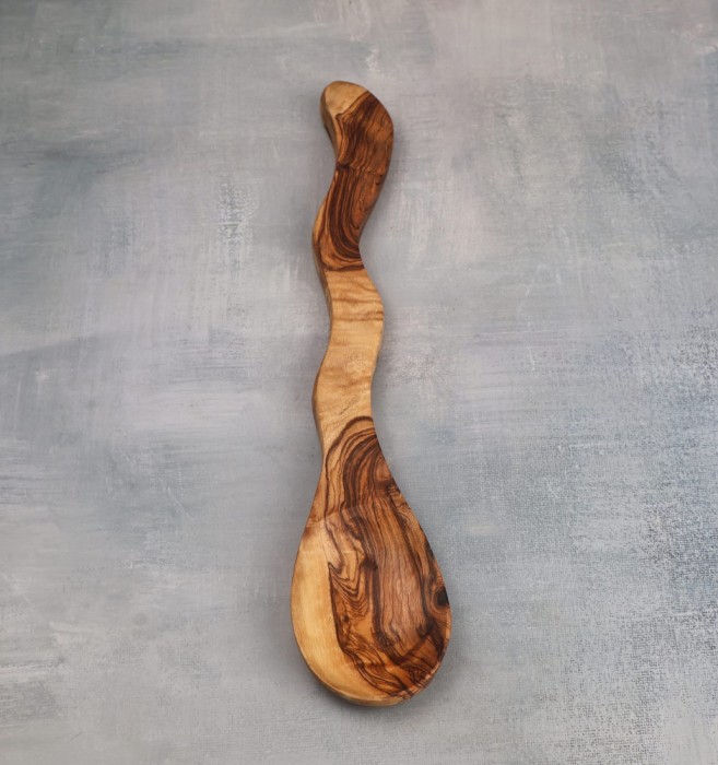 Lingură șerpuită din lemn de măslin 30 cm