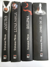 AMURG / LUNA NOUA / ECLIPSA /ZORI DE ZI - STEPHENIE MEYER ( seria Amurg - 4 volume)- ed. cartonata foto