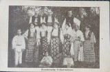Fotografie tip Carte Postala, Romani in costume populare, perioada interbelica