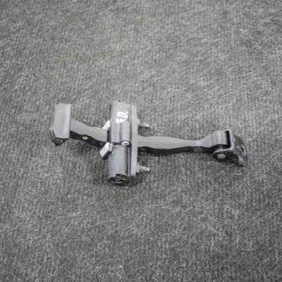 Limitator ușă dreapta spate TESLA MODEL 3 2018 OEM: 9509-B,18004RR 10829623 foto