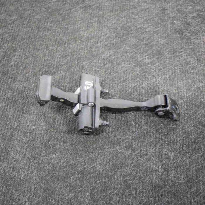 Limitator ușă dreapta spate TESLA MODEL 3 2018 OEM: 9509-B,18004RR 10829623