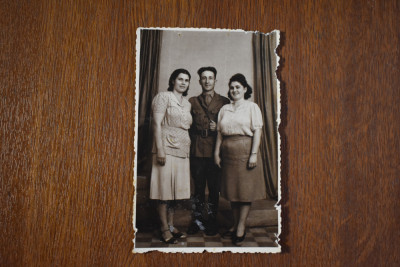 fotografie tematica militari/ armata romana militar cu familia 1945 Constanta foto
