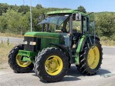 Tractor JOHN DEERE 6200 foto