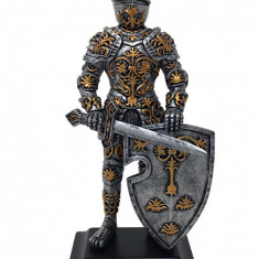 Statueta Cavaler Medieval cu Scut si Sabie 23 cm