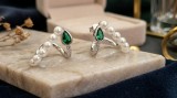 Cumpara ieftin Cercei din Argint 925 Rodiat cu Perle E i Zirconiu Smarald , Model Urcator Ear Cuffs de 18mm