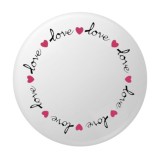 Cumpara ieftin Insigna rotunda Love cu inimioare roz dispuse circular, 58 mm, model romantic cu prindere ac