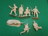 C19 Figurine Revell soldati germani WW2 7 buc. 32 mm Afrika Corps
