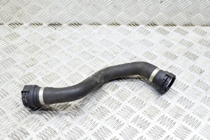 Furtun radiator răcire dreapta BMW 3 F30, F80 2014 OEM: 7811129 12510661