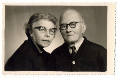 AD 1574 C.P.VECHE-SOTI IN TINUTA DE EPOCA - 1964 foto