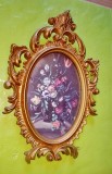 F773-Aplica vintage stil Rococo cu foto natura statica cu flori rama aurie.