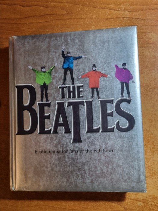 album istoria formatiei - the beatles - din anul 2010 - 224 pag