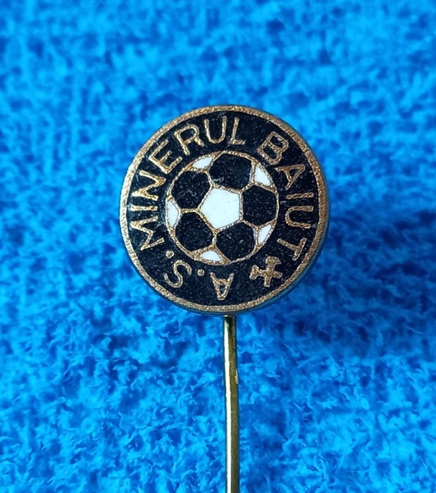 Insigna fotbal - AS &quot;MINERUL&quot; BAIUT (varianta 1)
