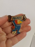 Medalion mascota campionat fotbal Franta &#039;98, cu reclama la Snickers, metal