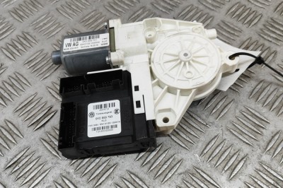 Motor macara geam ușă st&amp;acirc;nga față VW CADDY IV Furgon SAA, SAH 2016 OEM: 0130822509,2K5959701,S038225011,5K0959793 | 30319365 foto