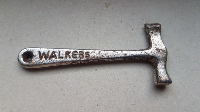 C874-Ciocanel vechi USA WALKERS &amp; Toffee metal perioada interbelica, probabil anii 1920-40.