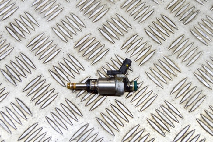 Injector de combustibil VW GOLF VII 5G1, BQ1, BE1, BE2 2017 OEM: 06L906036K | 17201487