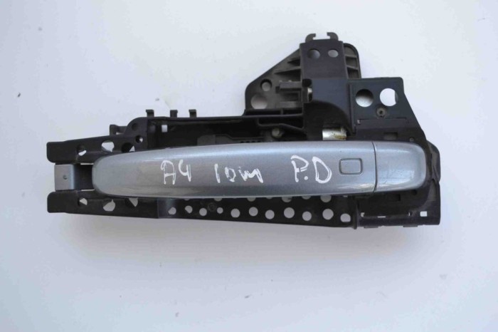 M&acirc;ner exterior ușă dreapta față AUDI A4 8K2, B8 2010 2426809