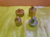 H205-Lot 4 greutati vechi cantar bronz 2 de 100 grame si 2 de 200 grame.