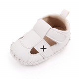 Pantofiori albi decupati (Marime Disponibila: 3-6 luni (Marimea 18