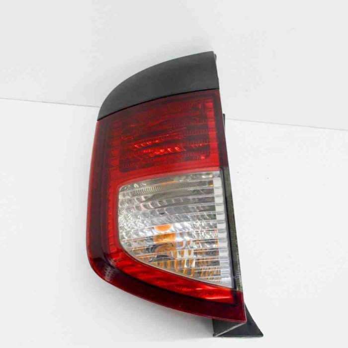 Lampa spate st&acirc;nga SSANGYONG KYRON 2005