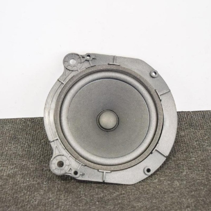 Difuzor ușă st&acirc;nga spate TESLA MODEL X 2016 OEM: 1050709-00-B1000913-002 4111674