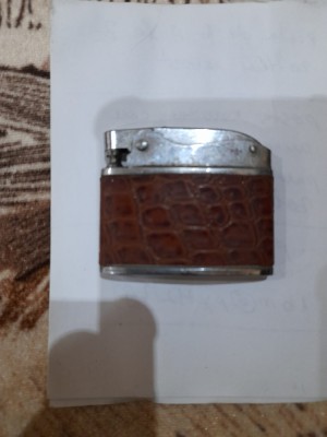 brichete pe benzina de colectie foto