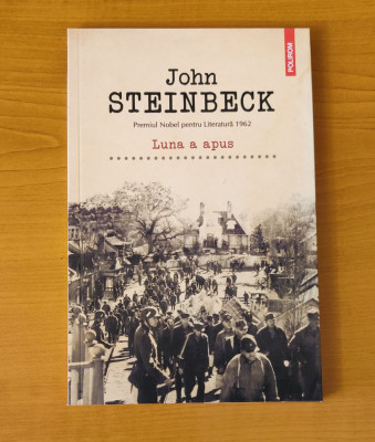 John Steinbeck - Luna a apus foto