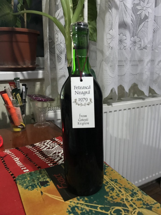 Vin vechi 1979 Cotesti 0,75 l Feteasca neagra sigilat si autentificat cod bare