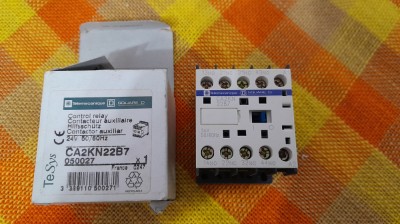 RELEU TIP CONTACTOR TELEMECANIQUE CA2KN22B7 CU BOBINA LA 24V CURENT ALTERNATIV foto