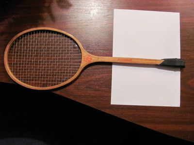 CY Racheta lemn badminton marcata &amp;quot;STANDARD Reghin&amp;quot; / maner defect / comunism RO foto