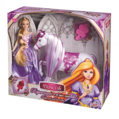 Papusa Giochi Preziosi Rapunzel Princess si Calutul Ei foto