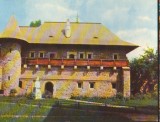 CPI B13046 CARTE POSTALA - MOLDOVITA. CASA DOMNEASCA (CTITORIA LUI PETRU RARES), Necirculata, Fotografie