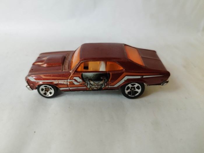 bnk jc Hot Wheels - `68 Nova