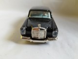 bnk jc Dinky 128 Mercedes-Benz 600 Code 3