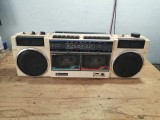 radio casetofon de colectie HITACHE