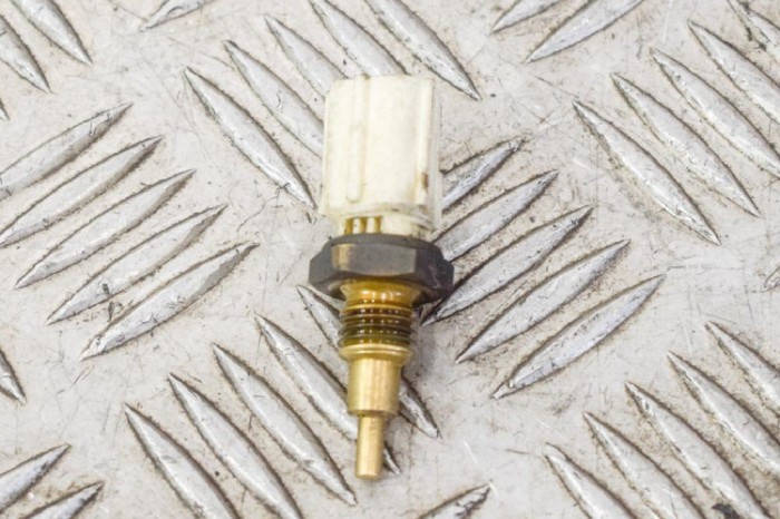Senzor de temperatură lichid de răcire TOYOTA PRIUS Hatchback _W2_ 2006 OEM: 89422-33030 11303756