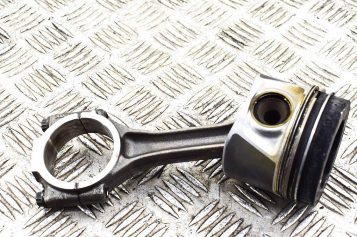 Piston AUDI A5 8T3 2015 OEM: 03L107065AB,04L105401A 17364813