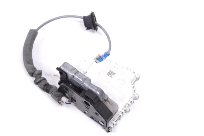 &Icirc;ncuietoare ușă st&acirc;nga față AUDI Q2 GA 2019 OEM: 8X2837015B 12185719