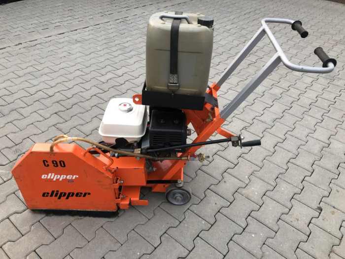 Masina de Taiat Beton-Asfalt CLIPPER C90 Fabricatie 2010 cu Motor Honda GX 340